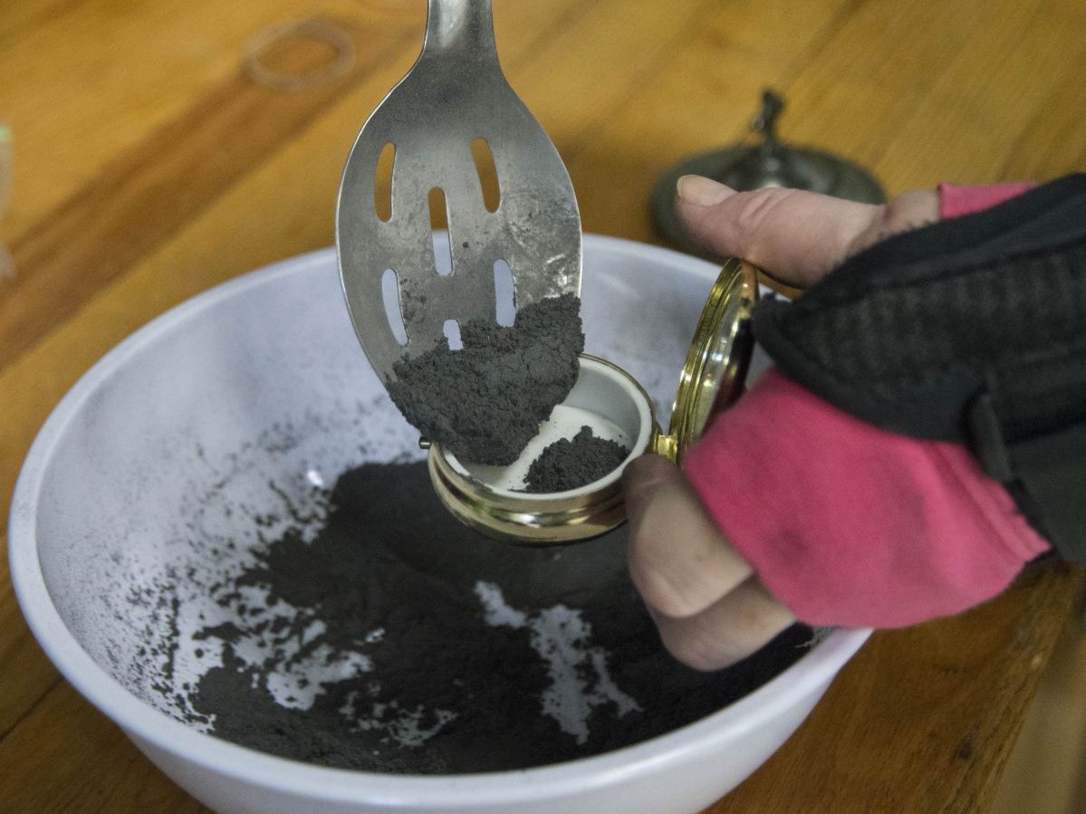 20170228-elmira-grace-making-ashes 20170228-elmira-grace-making-ashes